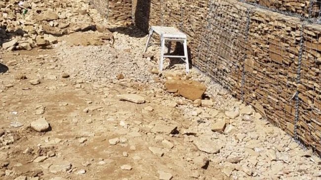 Gabion wall installation