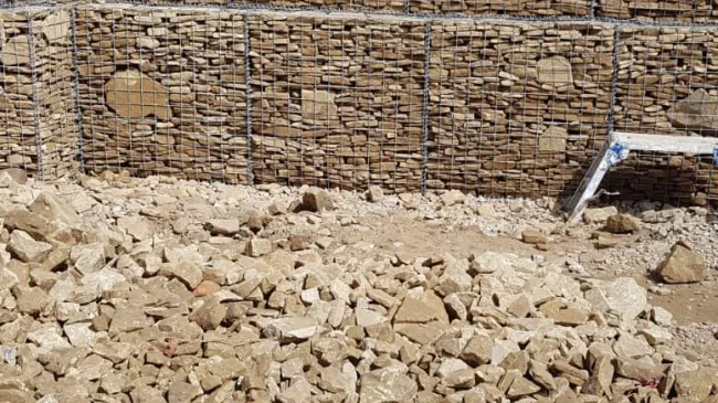 Gabion wall installation