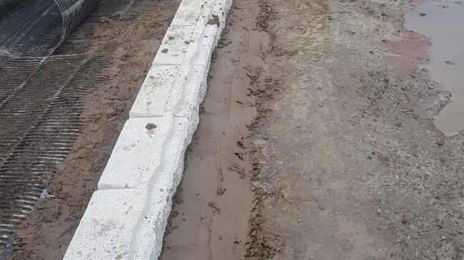 Retaining wall contractor