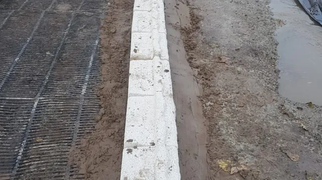 Retaining wall contractor