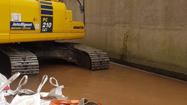 Retaining wall contractor